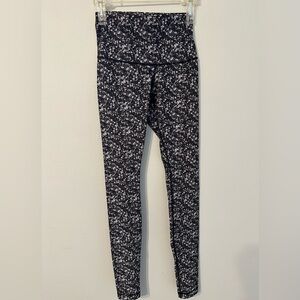 Lululemon WomenBlack and White Patterned Leggings